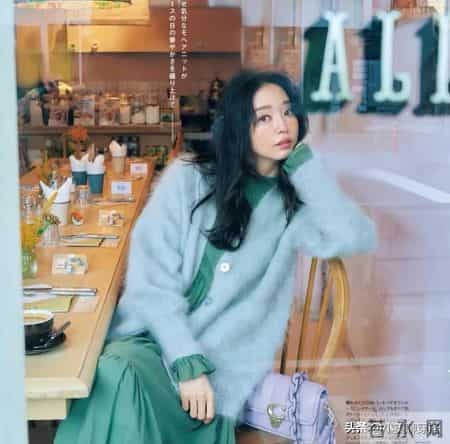 “美拉德”过时了?今年更流行这个色系,复古摩登赚足回头率