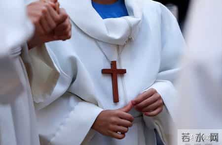 美国新律条结刷新认知！三十万少女被强制献祭，背后黑手难以想象