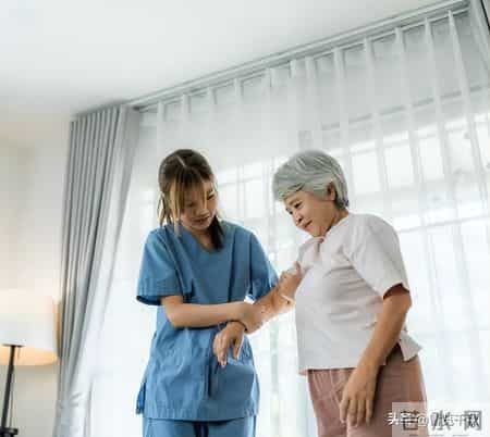 一个扎心的现实：为什么越孝顺的子女，反而越不受父母待见？