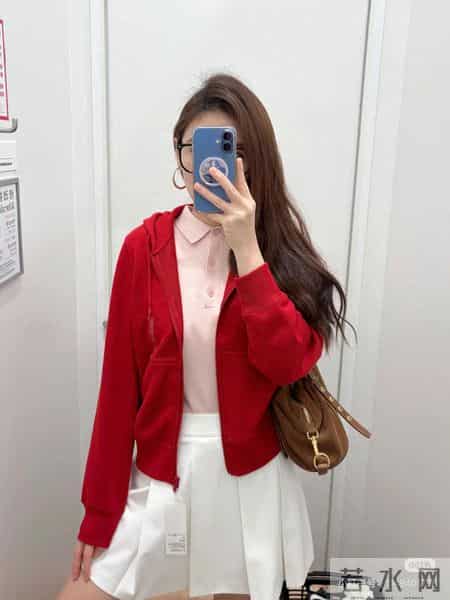 优衣库新款粉色Polo衫 好好看呀