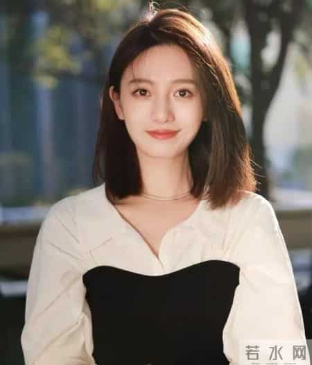 你适合“直发”还是“卷发”？关键由这3点决定，选错容易显老