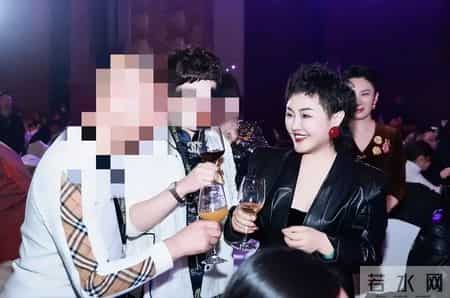 官方出手！又一女老板被抓，回春秘术成导火索，坑惨宝妈诈骗百亿