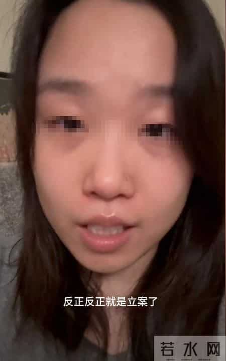 23岁女子被继父持刀威胁，亲妈不阻止还造谣她，内幕让人头皮发麻