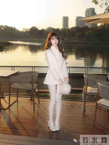 纯白氛围感穿搭｜秋日温柔杀