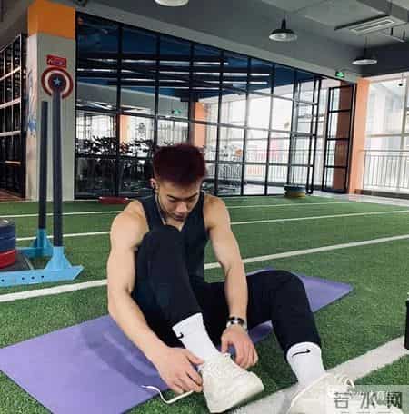 空少小哥哥，简直不要太帅了