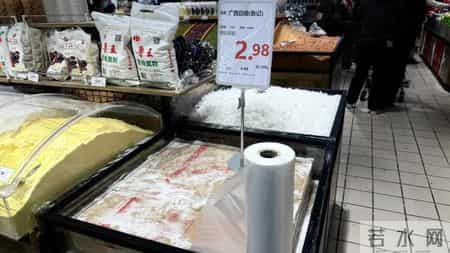 开业了！南宁广百家超市亭洪路店，人多得路边都停不下电动车了！