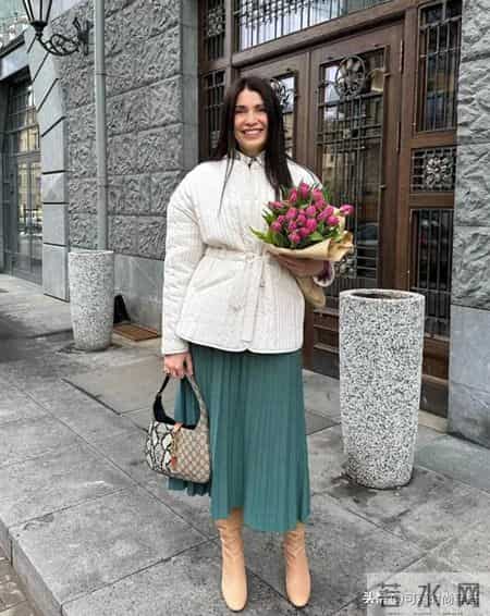 50岁以后怎么穿不显老？我靠这3步，彻底告别大妈感