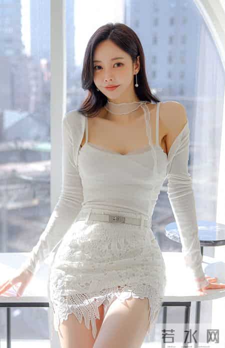 纯白蕾丝轻熟套装|是窗景里的月光柔媚美人