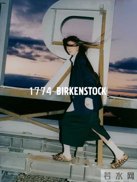 “阔腿裤+勃肯鞋”竟是冬天最流行组合，松弛又减龄