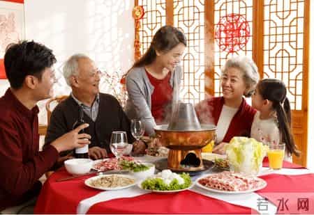 我67退休金6800，去女儿家过节，听到女婿和亲家聊天，我立刻回家