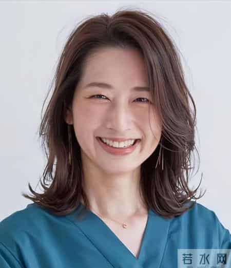 “大妈发型”有多暴露老态？看完3组对比就知道，年纪越大越油腻