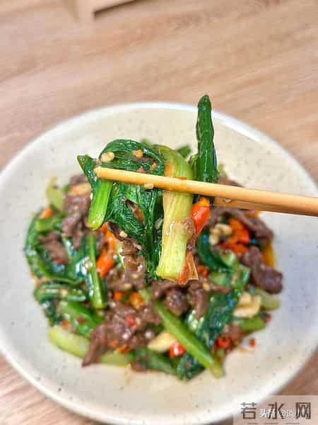 肝血越少，睡眠越差，建议多吃4样，滋补肝血，安神助眠身体好