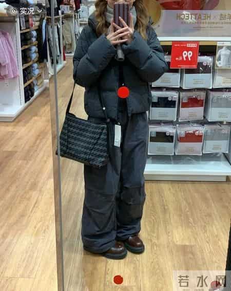 挖到宝！优衣库这件被低估的格子羽绒服，韩系懒人穿搭直接封神