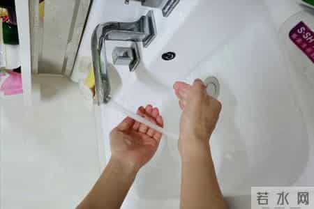 快递里的气泡垫不要扔，放卫生间和厨房作用真棒！实用又省钱