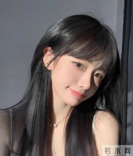 你适合“直发”还是“卷发”？关键由这3点决定，选错容易显老