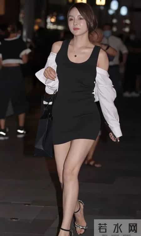 黑白配的万能公式！这样穿一周五天不重样