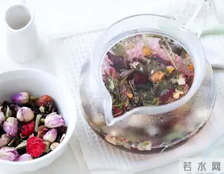 上年纪一点茶都不能喝？忠告：不想住进医院，这几种茶千万要少喝