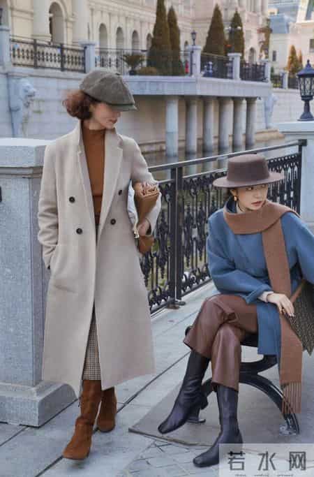 60+的她常常被夸衣品比女儿还好，她的时髦经验，都藏在穿搭里