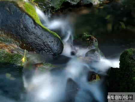 两性关系:58岁后女人,肯让你抱、让你亲,就是心防彻底破了