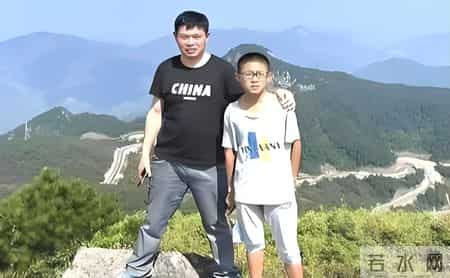 04年，父亲把双胞胎女儿送人，20年后疯狂寻找，只想知道过得如何