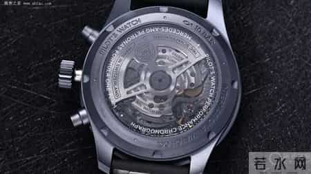 哑光黑+马石油绿:IWC飞计的赛车基因