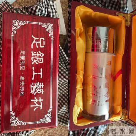 价格暴涨！女子3年前买钻戒送的赠品，如今“身价”比钻戒还高，你家可能也有