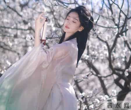 我一出生就被封了皇后，因为我爹是个女儿控，非跟皇帝炫耀说-