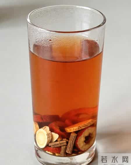 别再瞎泡养生茶！黄芪+丹参+山楂"三通茶"，中老年人喝对少遭罪