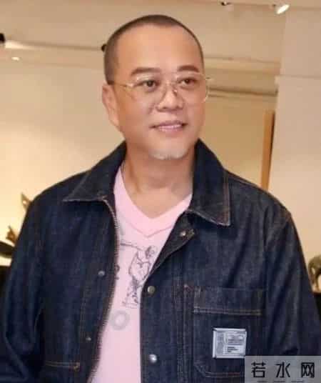 男人过了40岁，尽量少留这4种“发型”，乍一看时髦，实际很土气