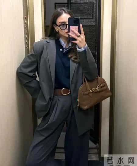 今年流行灰+棕，穿出高级的时髦感