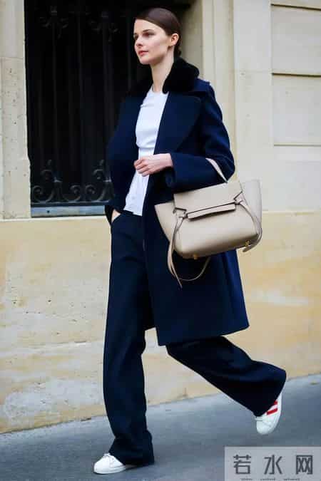 藏蓝色，为什么越来越多人把它当“新经典”