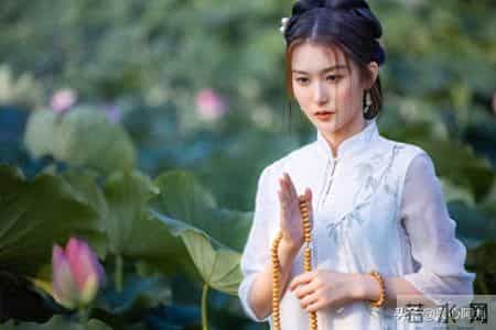 自带佛缘的女人,往往逃不过这五种迹象,哪怕占一个,也是大福气