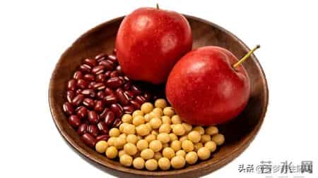 别再喝白豆浆了!苹果豆浆才是平民燕窝