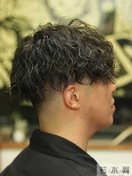 美式复古渐变短发：硬朗线条里的复古与个性狂欢