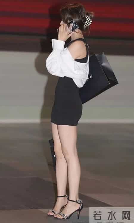 黑白配的万能公式！这样穿一周五天不重样