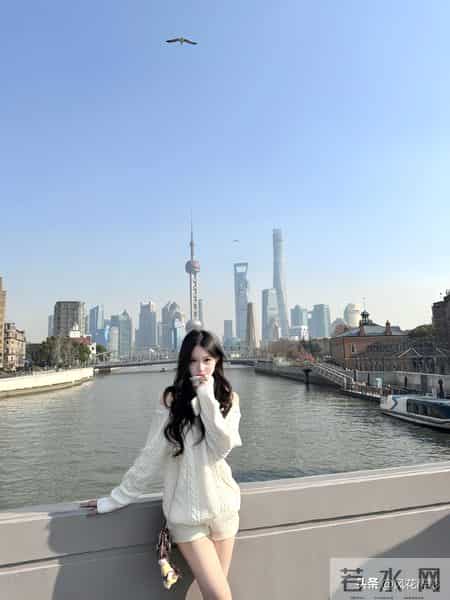 上海一校花，眉清目秀，温婉如玉，美到犯规，太迷人了。