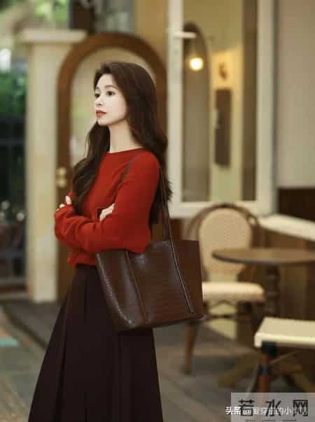 新年内搭就穿「毛衣+半裙」 ,聚会吃漂亮饭赢麻了!