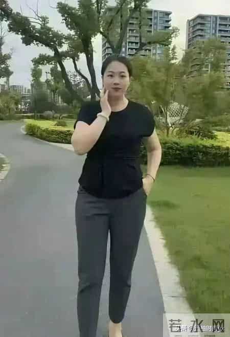 她这大体格子就是顶级成熟女性的魅力 微胖女人天花板呀