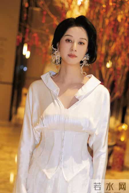 倪虹洁太美了，妈咪级别，高贵优雅，谁看谁迷糊