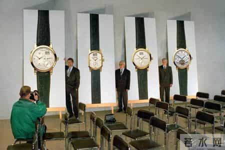 神级起步！出手即经典！这些一步到位毕业表，我只要一块就好！