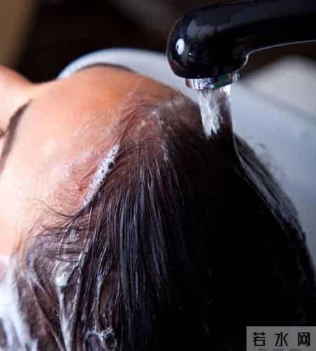 勤洗头会变秃？