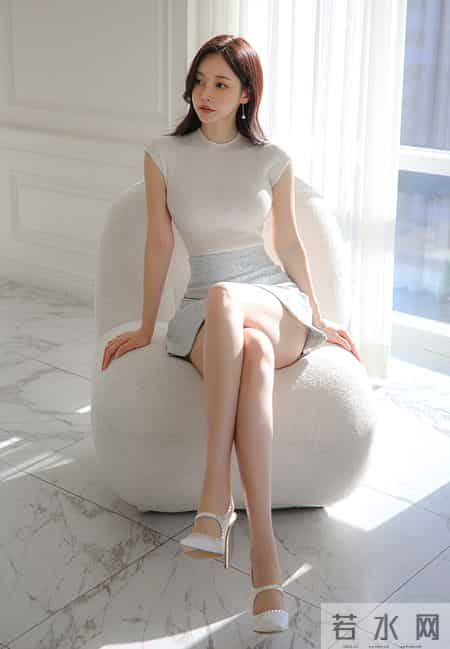 浅蓝格纹轻熟套装｜是柔光里的云柔甜美元媛