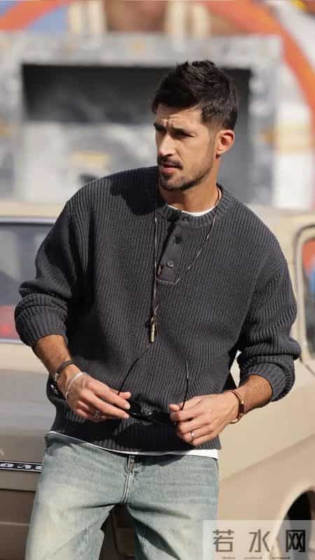 被40岁160斤的北京大叔惊艳！色不花哨、首饰不戴金，清爽更有型