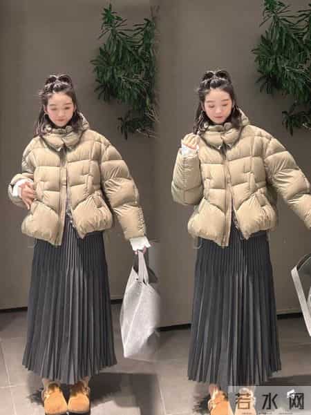 别再乱买羽绒服了！18套「卡其色系+同色系穿搭」公式显瘦又高级