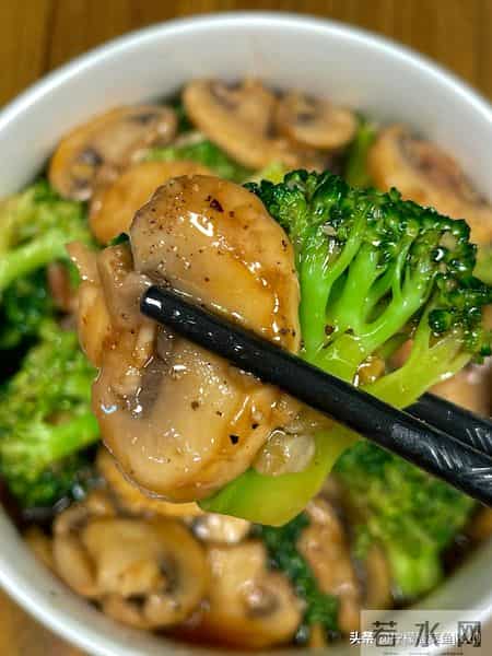 吃1斤等于10斤黑豆，连续吃了1周，1通便，2降脂，3降压，4增免疫