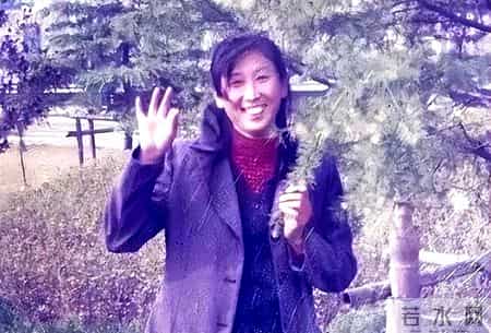 04年，父亲把双胞胎女儿送人，20年后疯狂寻找，只想知道过得如何