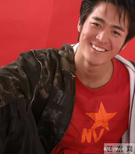 他28岁跳楼身亡,离开前顶楼徘徊3小时,留17字感人遗言告别人间