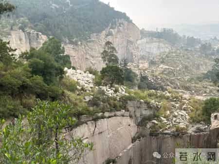 从石井到永定：福建石材矿王的黄金时代，为何被“一刀切”终结？