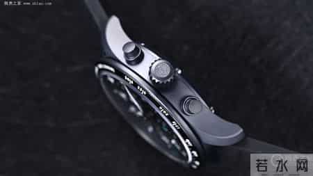 哑光黑+马石油绿:IWC飞计的赛车基因