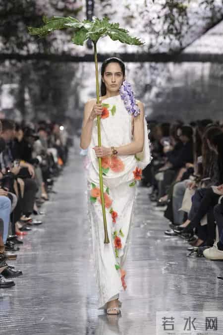 当Dior女孩不再只是“美”